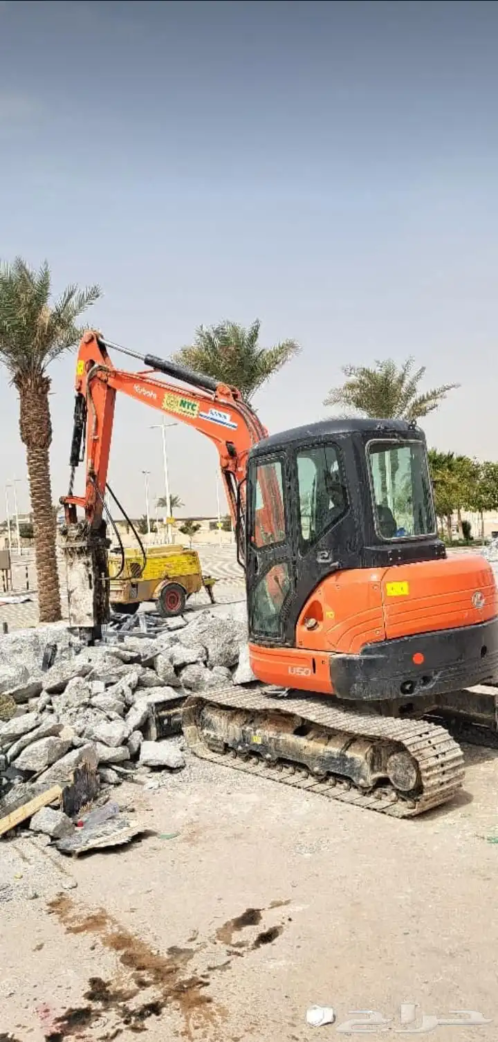 رافعات كهربائية وشوكيه وكرنات حفار سطحات 9