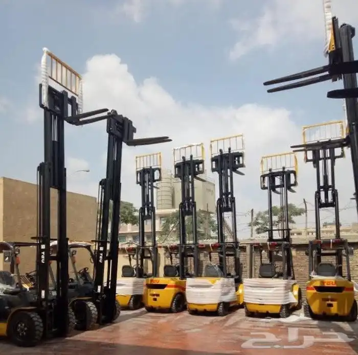 فوركلفت للايجار اليومي والشهري جميع الاحجام الشرقيه 4