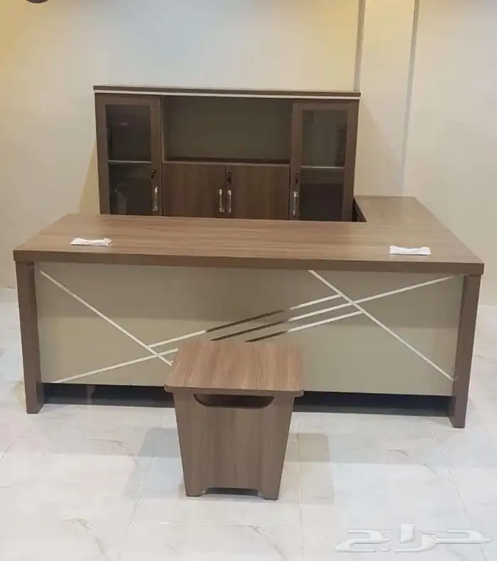 مكتب مودرن و كراسي و دواليب 8