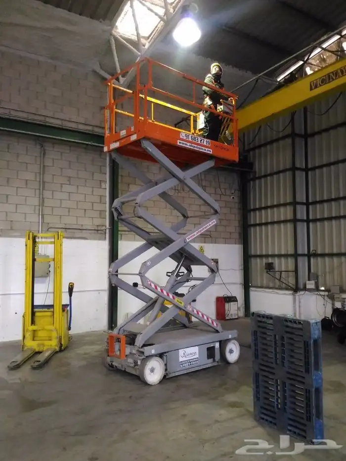 سيزرلفت للايجار مانلفت للايجار رافعة عمال للايجار رافعة مقصي 5