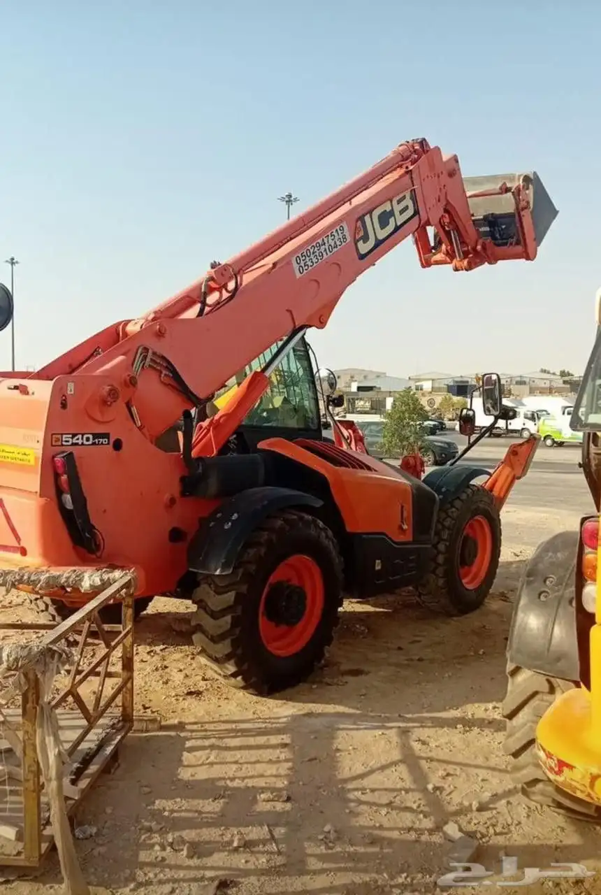 رافعه شوكيه تلسكوبيه للايجار اليومي والشهري 0