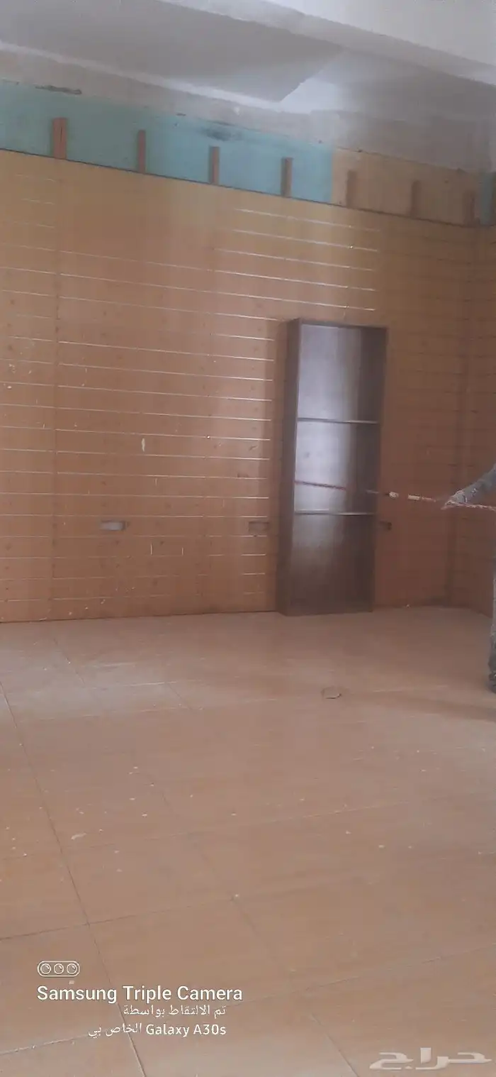 نجار .تجهيز محلات تجاريه طاولات اسقف جبسيه جميع اعمال الد 9