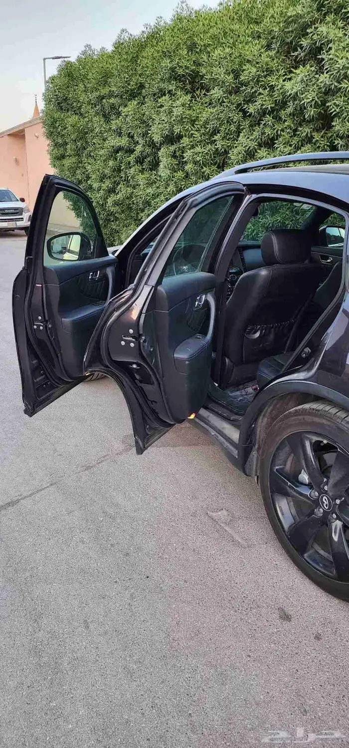 إنفنتي QX70S 2015 Infiniti ممشى قليل بدون رش أو حوادث 10
