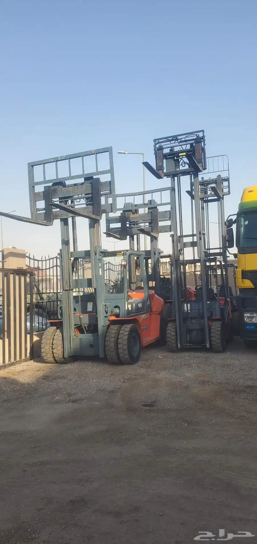 رافعات شوكيه جميع الاحجام بطايق جمركيه 0
