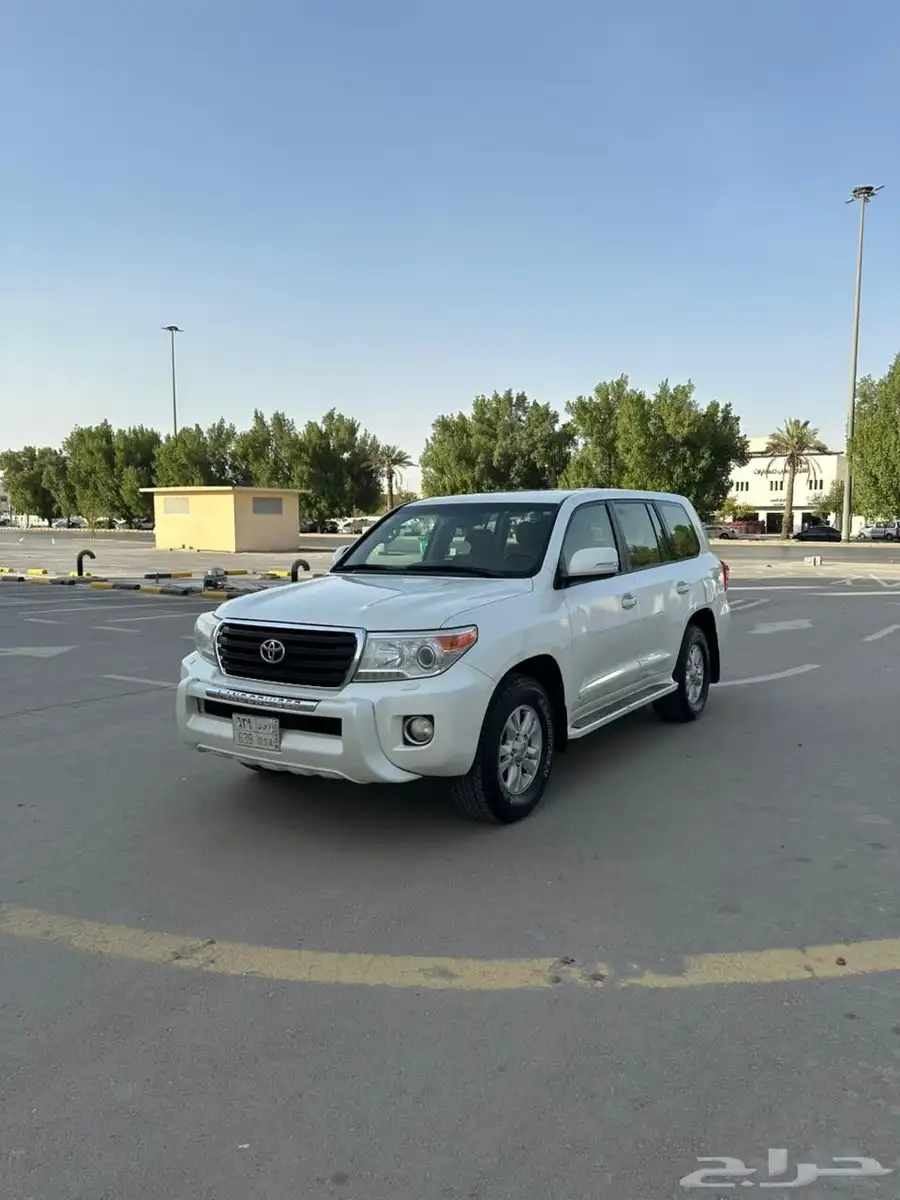لاندكروزر GXR 2012 فل كامل V8 نادر (تم البيع) 0