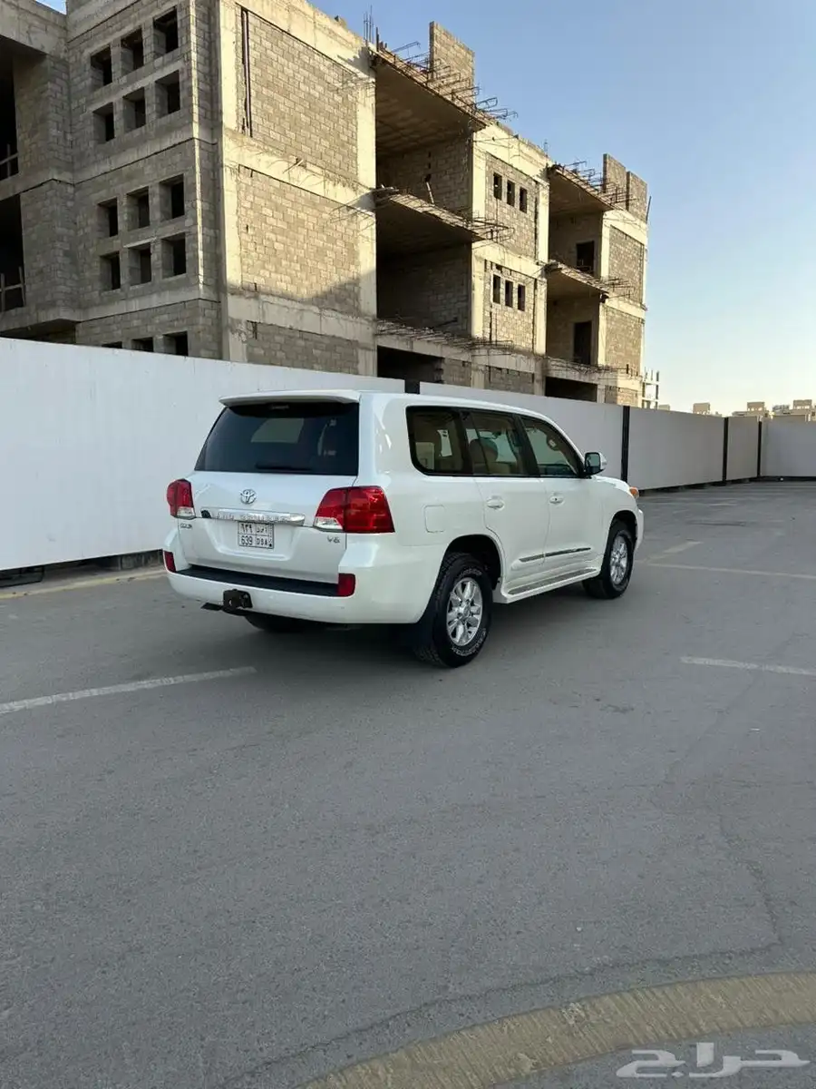 لاندكروزر GXR 2012 فل كامل V8 نادر (تم البيع) 3