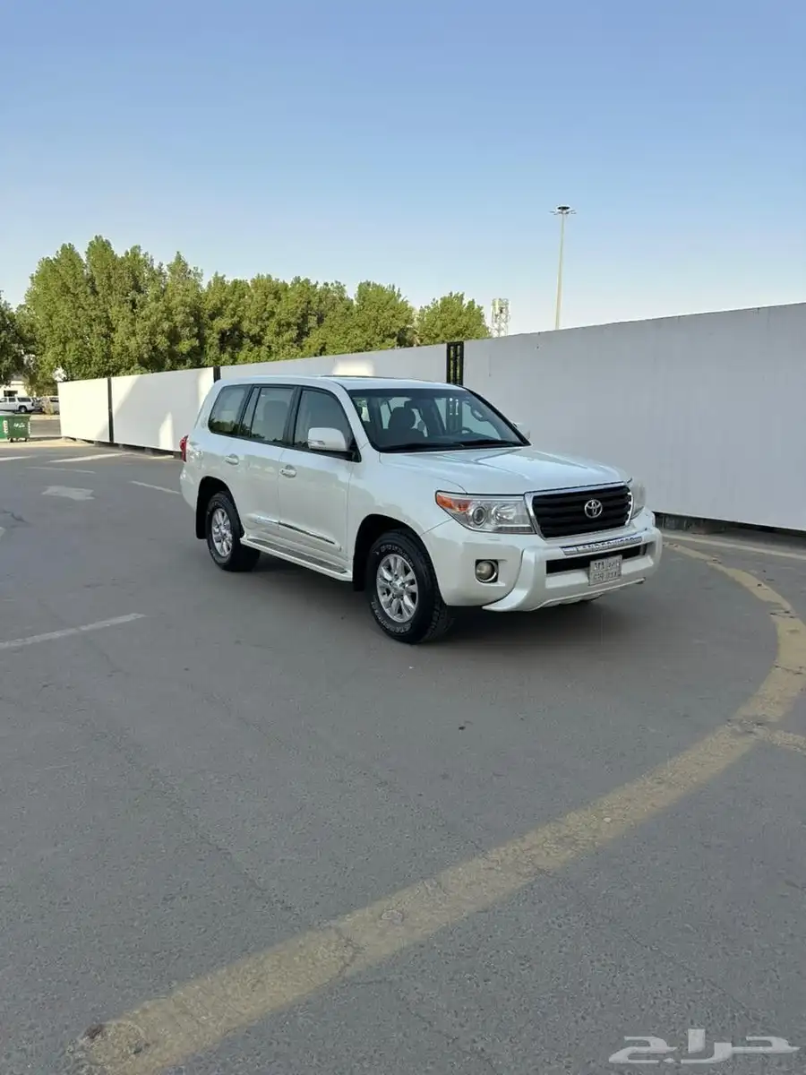 لاندكروزر GXR 2012 فل كامل V8 نادر (تم البيع) 4