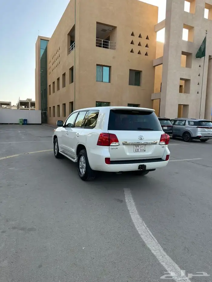لاندكروزر GXR 2012 فل كامل V8 نادر (تم البيع) 2