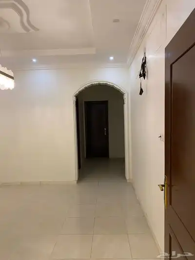 شقه 5غرف للايجار حي المنار 9