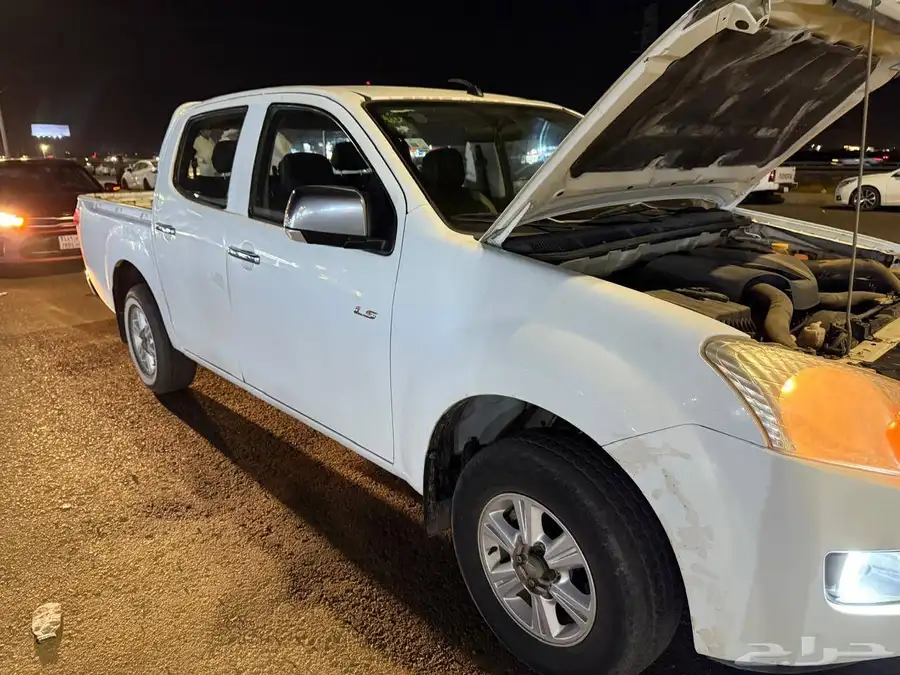 ايسوزو دي ماكس موديل 2013 3