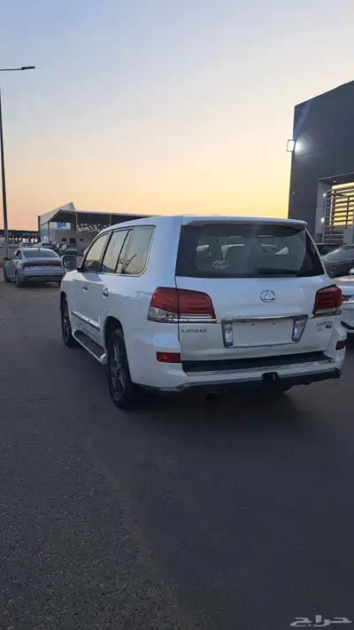 لكزس LX570 موديل 2015عداد243الف 6