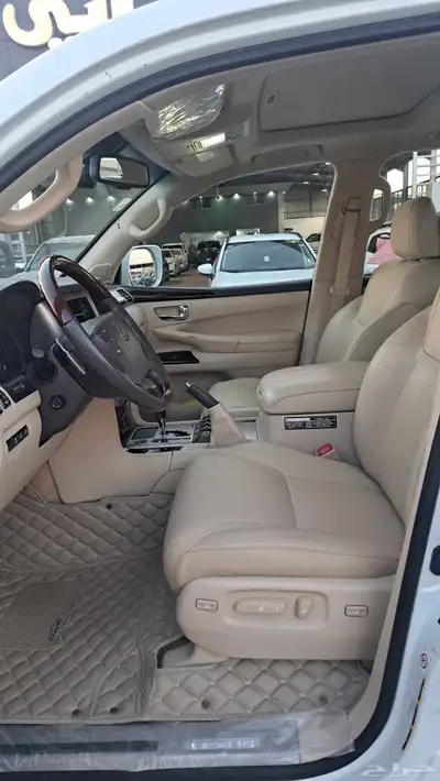 لكزس LX570 موديل 2015عداد243الف 7