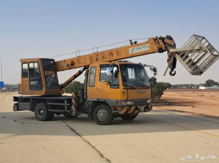 سطحات ونش وكرينات ورافع شوكيه لااليجار الشهري واليومي والمشا 5