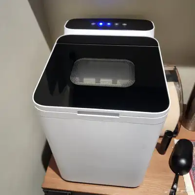 صانعة ثلج Ice Maker 2.0 0