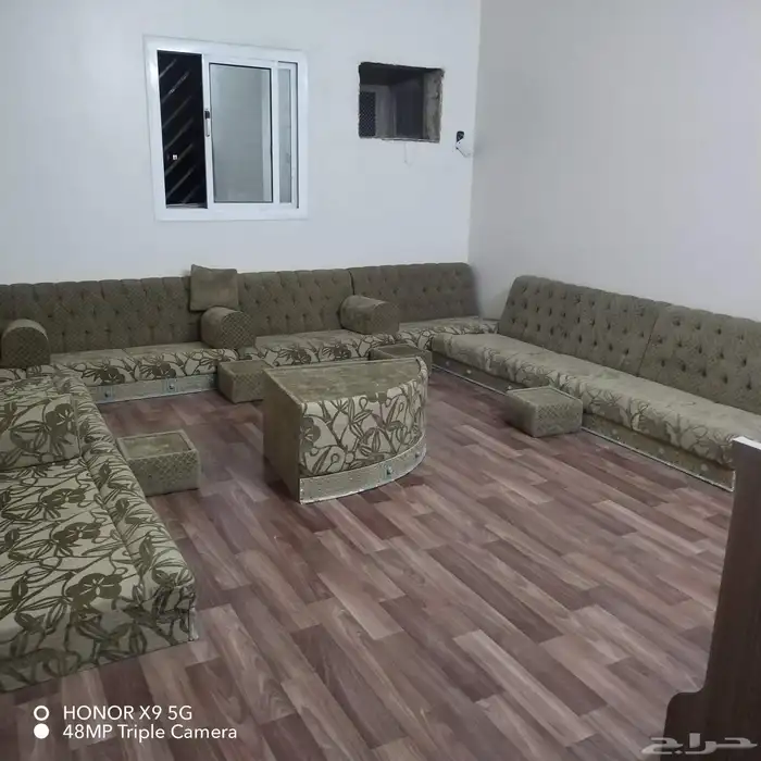 مجلسين تحتاج إلى تنضيف وغرفه نوم مفكوكه ب 1500 وتحت الفارضه 5