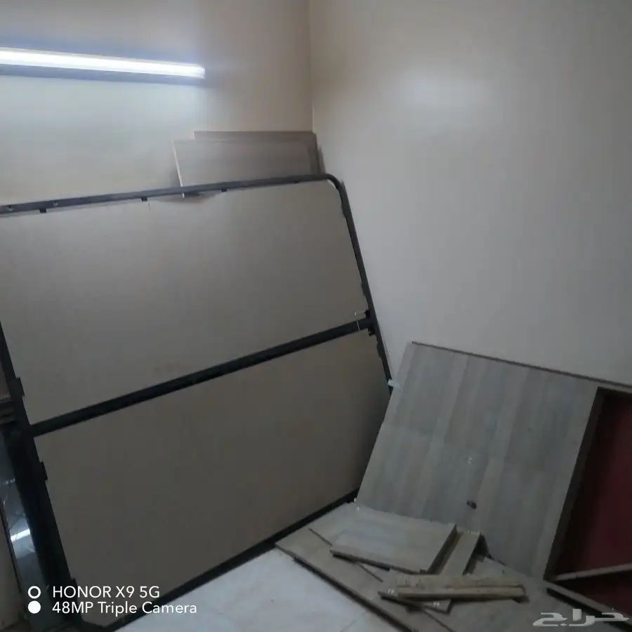 مجلسين تحتاج إلى تنضيف وغرفه نوم مفكوكه ب 1500 وتحت الفارضه 3