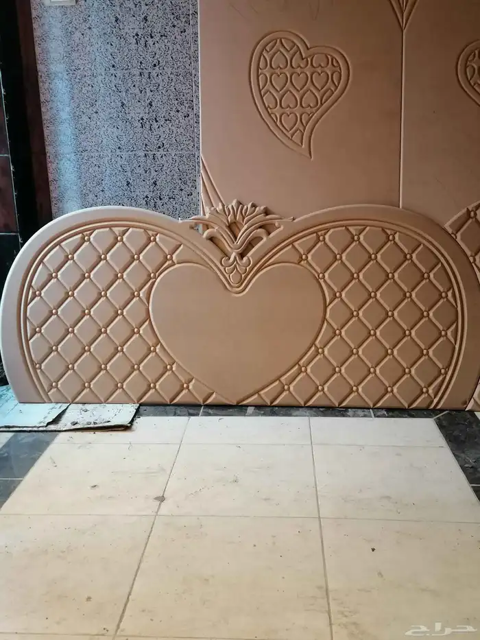 تصميم وتنفيذ جميع الديكورات الوحات الخشبيه 8