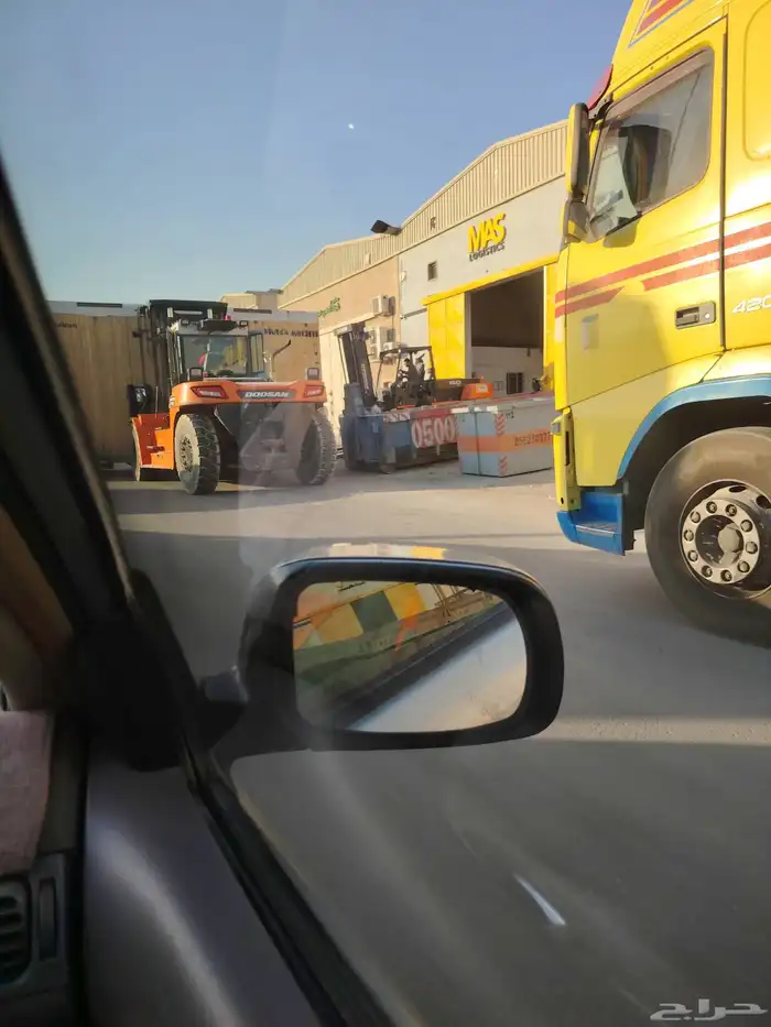 تأجير كرينات ورافعات شوكيه فور كلفت دينه ونش سيزر لفت 3