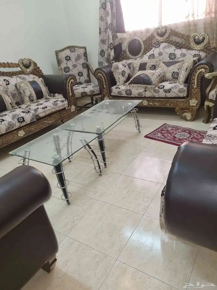 مجلس كنب وجلسه كنب المجلس نظيف جدا 2