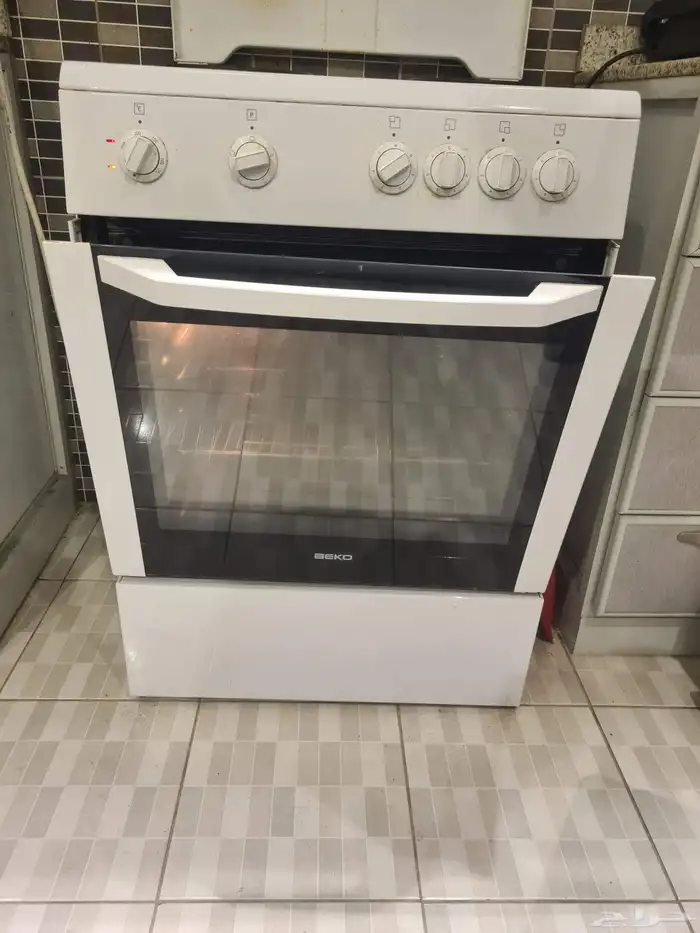 فرن كهربائي نوعة بيكو تركى كل شئ يعمل بكفائة 250ريال 3