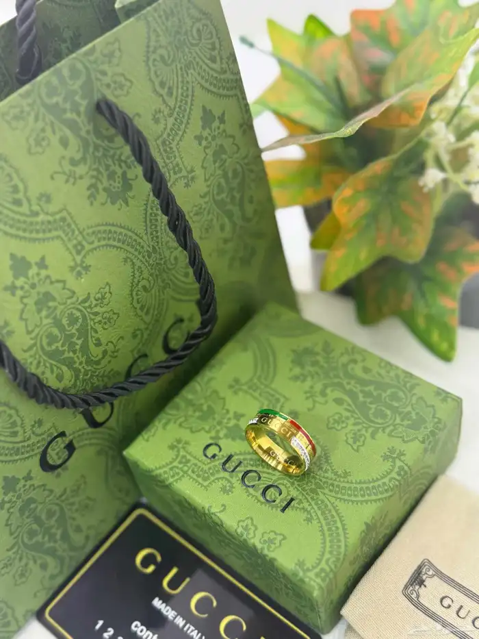 اساور وخواتم وسلاسل ماركة 12