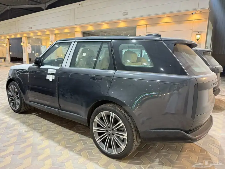رنج روفر HSE 8V موديل 2025 عرض خاص780 شامل الضريبة 4
