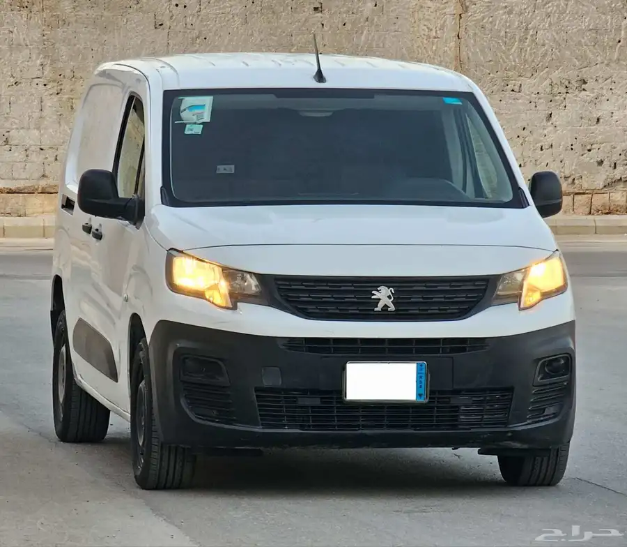 باص بيجوت بارتنر بضاعه 2022 بنزين قير عادي 3