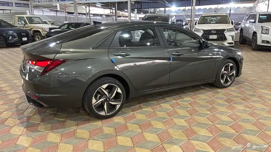 النترا بنزين 2021 بصمه شاشه وارد كوريا بحالة الوكالة 3