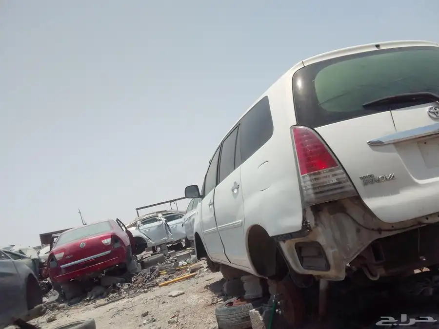 تويوتا انوفا 2011 قطع غيار تشاليح الدمام 1