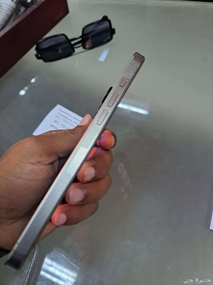 ايفون 15 برو ماكس بطاريه 86 زاكره 256 شريحه الكترونيه 0