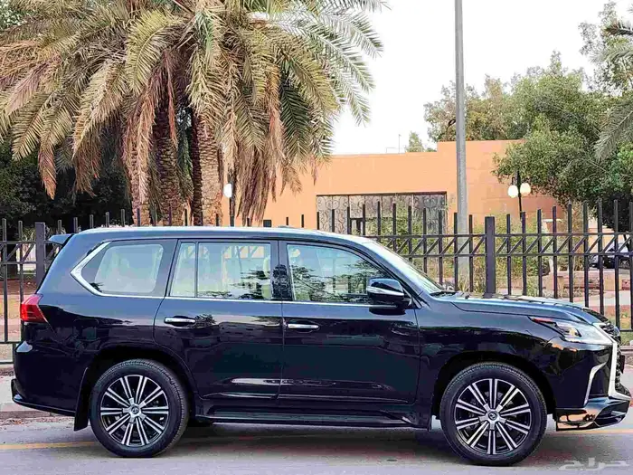 جيب لكزس LX 570 فل كامل 2021 ( بحالة الوكالة ) 12