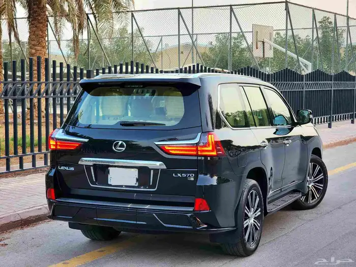 جيب لكزس LX 570 فل كامل 2021 ( بحالة الوكالة ) 11