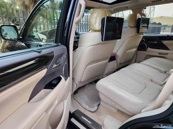 جيب لكزس LX 570 فل كامل 2021 ( بحالة الوكالة ) 18
