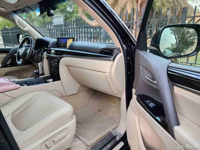 جيب لكزس LX 570 فل كامل 2021 ( بحالة الوكالة ) 23
