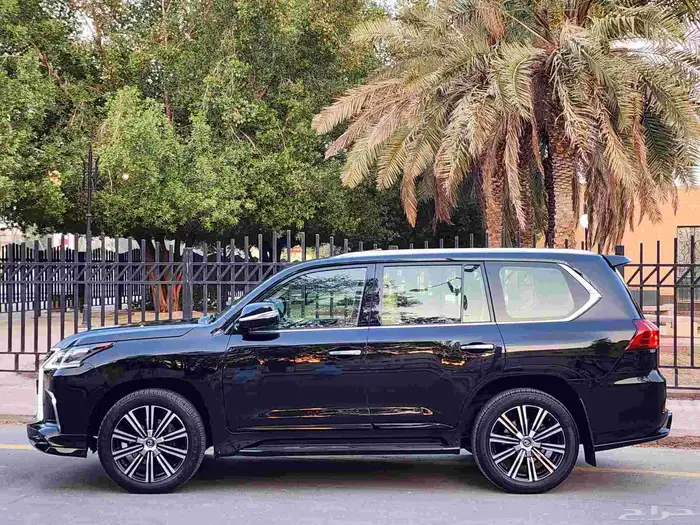جيب لكزس LX 570 فل كامل 2021 ( بحالة الوكالة ) 4