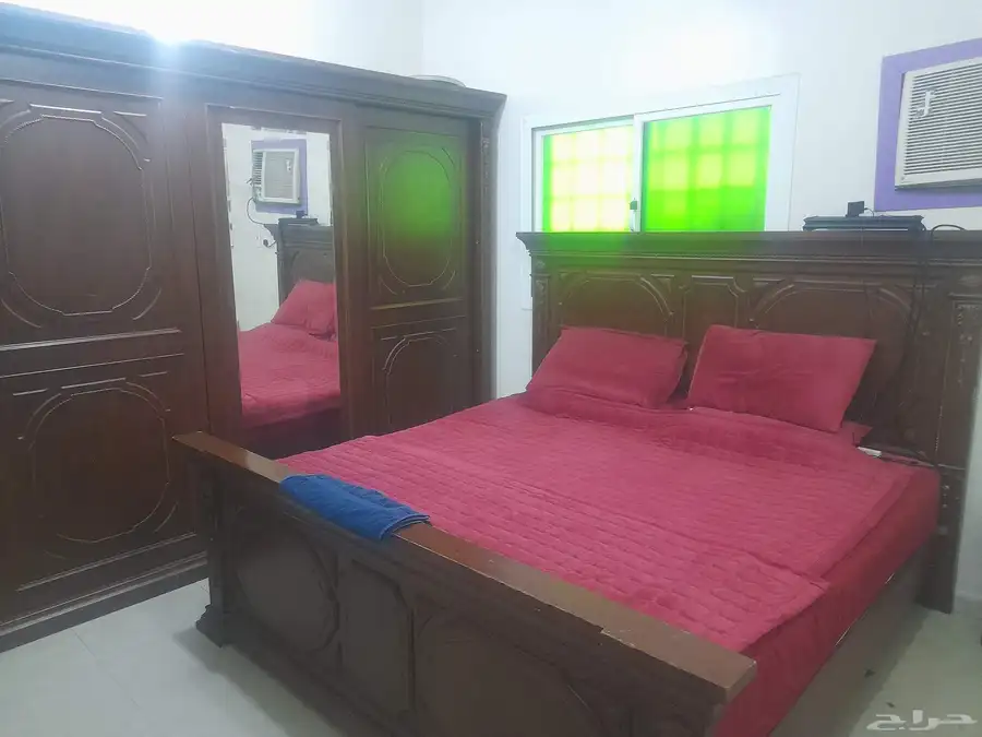 غرف نوم حاله جيده مكونه من سرير ودولاب وتسريحه مرءا 0