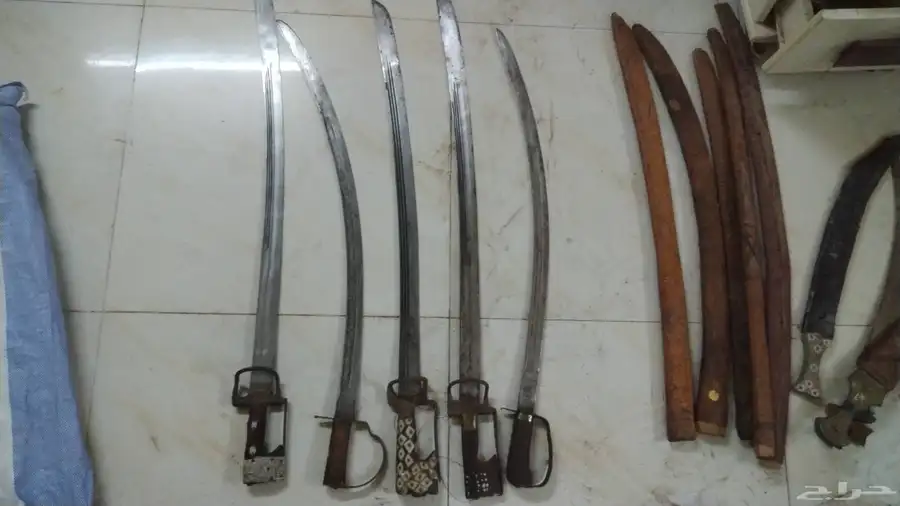 سيوف قديمه اثريه للبيع 1