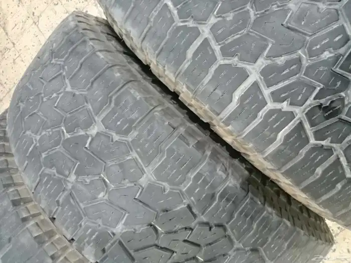 كفرات نص حجري مقاس 37x12.50R18 7