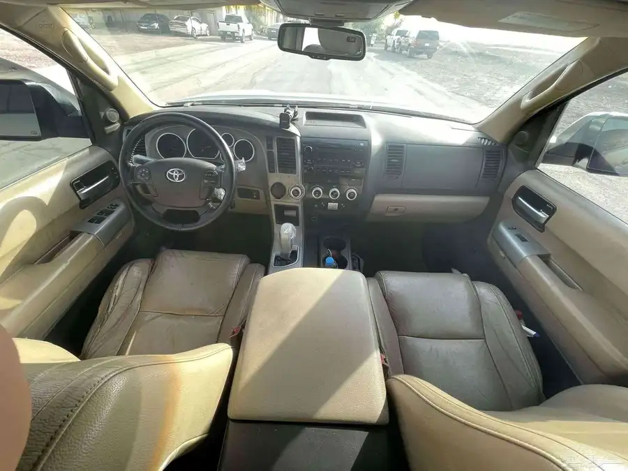 للبيع سكويا 2009 بدون دبل 6
