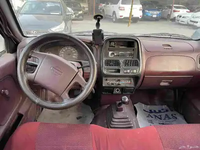 نيسان ددسن 2001 3