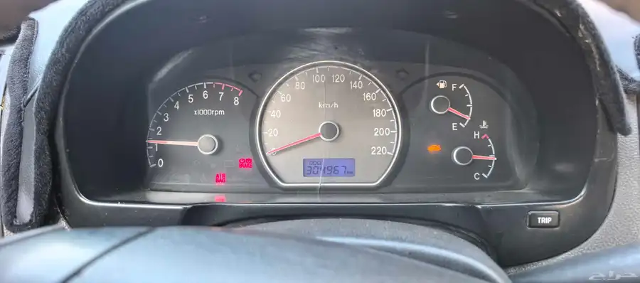 اسم سيارتي هو Elem Tara  سأبيعها إذا كان سعرها 10. 0