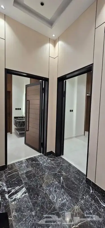 للبيع روف علوي مع ملحق مدخل سياره تشطيب راقي من 730الف 5