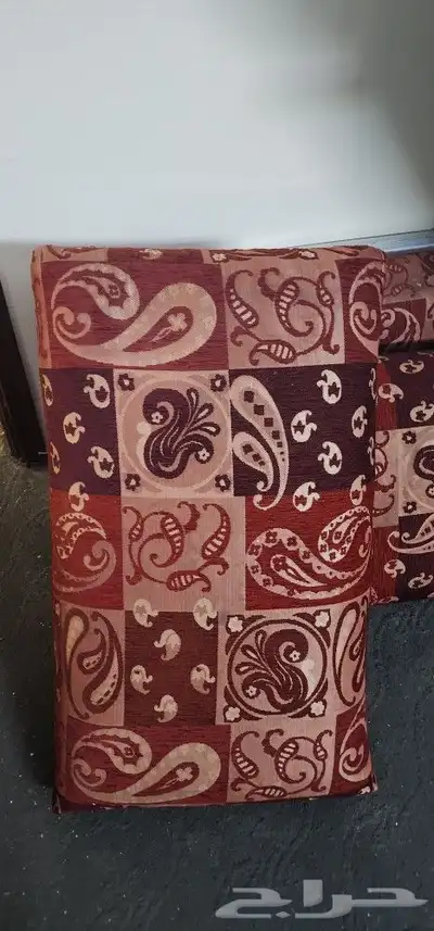 طقم كنب وبساط ومساند ظهر وطقوم غرف نوم وغيرها 1