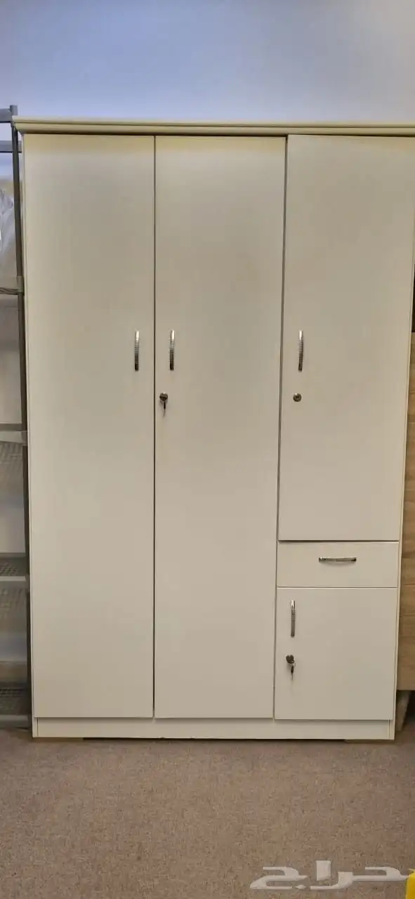 اثاث غرفة ابيض نظيف للبيع المستعجل 0