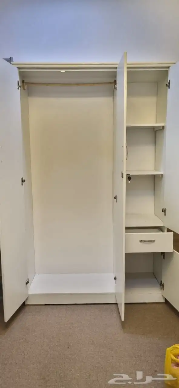 اثاث غرفة ابيض نظيف للبيع المستعجل 1
