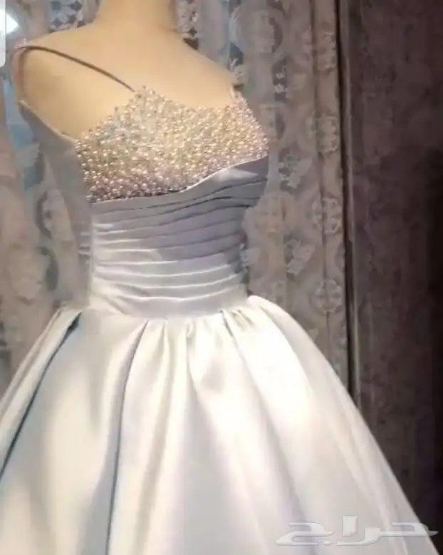 فستان ملكة غير ملبوس 1