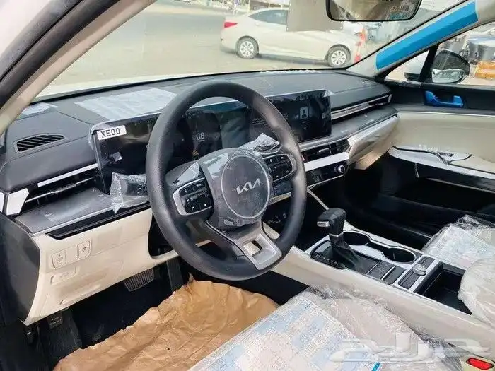 كيا K5 ستاندر مطور بصمة فتحة سقف 2025 5
