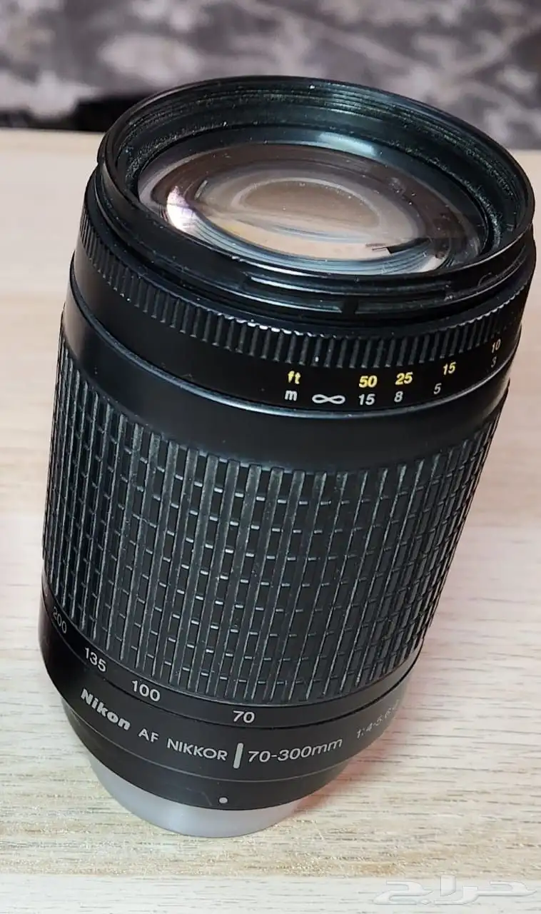 عدسة كانون زوم 300-70 0