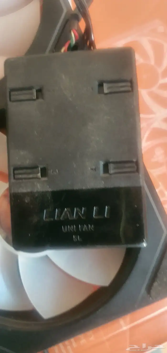 مراوح شبية lian li معا متحكم اصلي من lian li 6