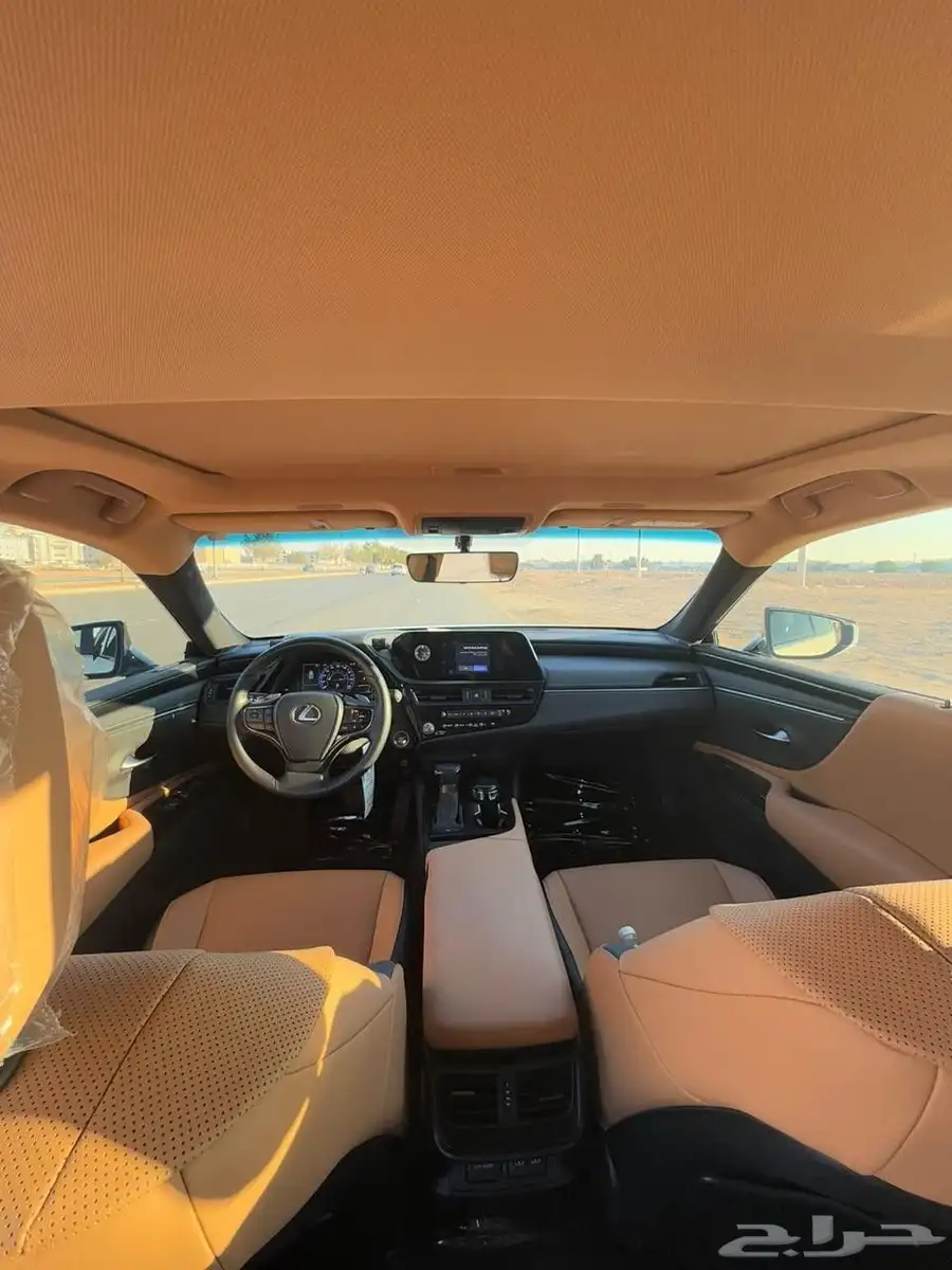 للبيع لكزس ES350 مديل 2023 في الرياض 3